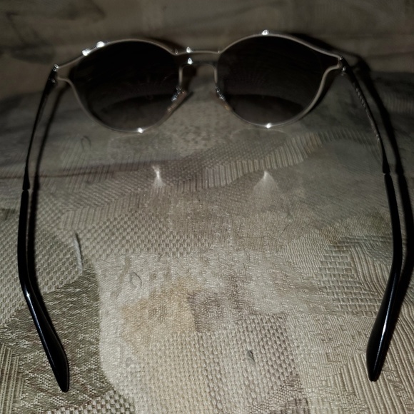 PRADA sunglasses - Picture 1 of 6
